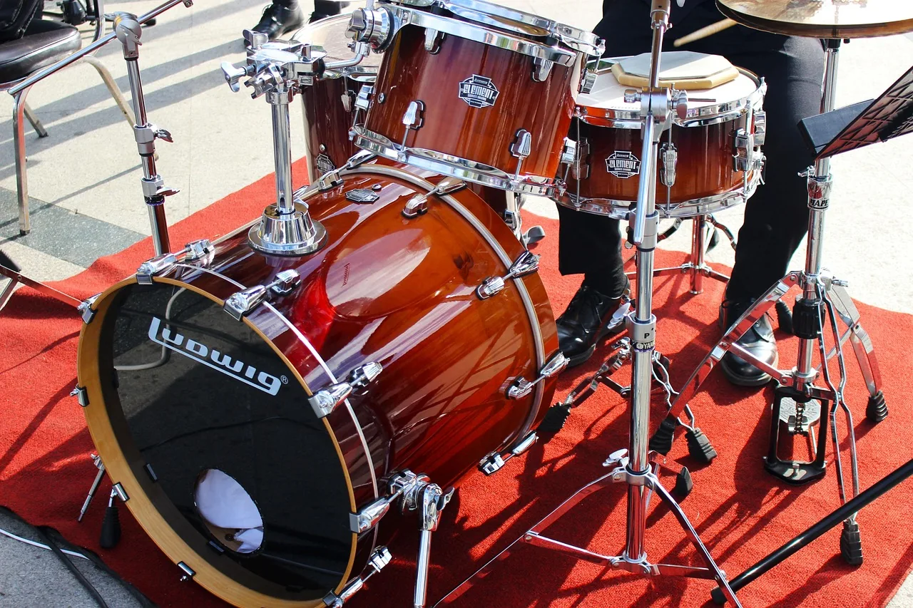 Wooden Ludwig acoustic drum kit Wooden Ludwig acoustic drum kit