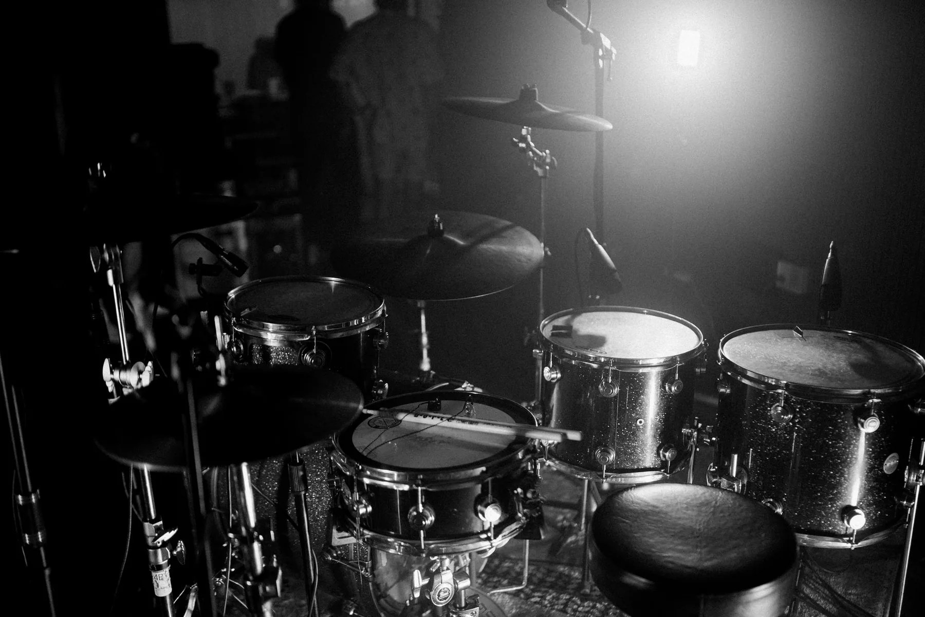 Compact acoustic drum kit in a studio Compact acoustic drum kit in a studio