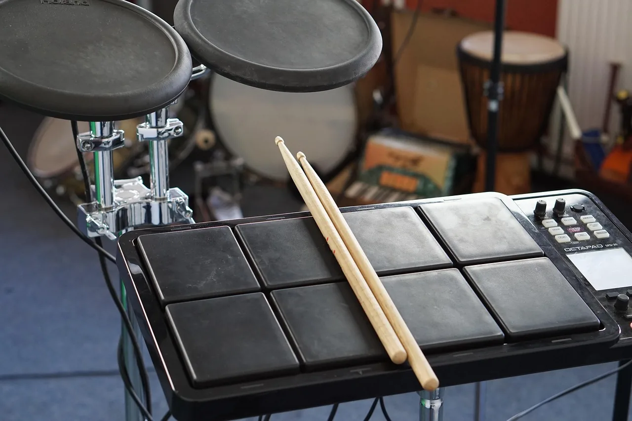 Electronic drum kit with wooden drumsticks Electronic drum kit with wooden drumsticks
