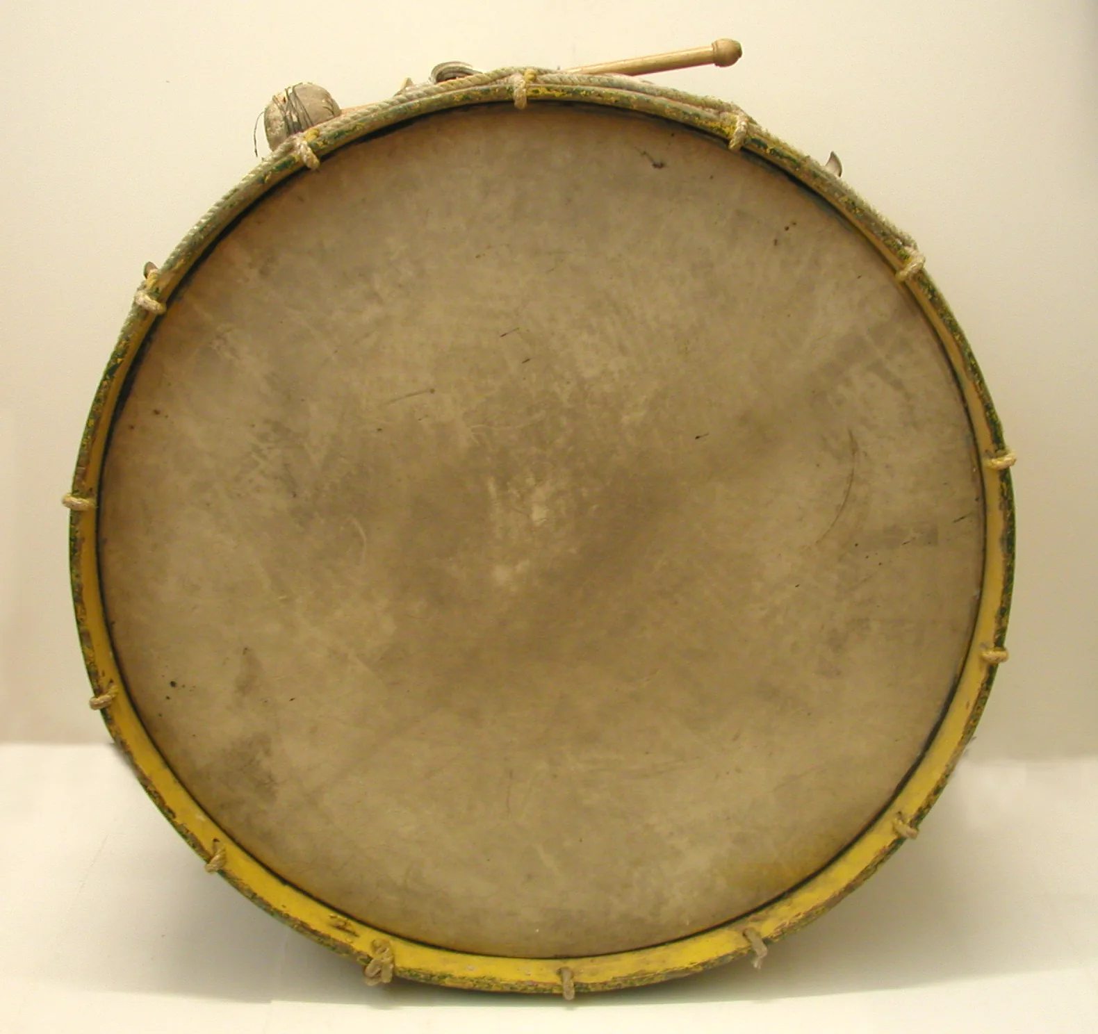 Traditional drum viewed from the front Traditional drum viewed from the front