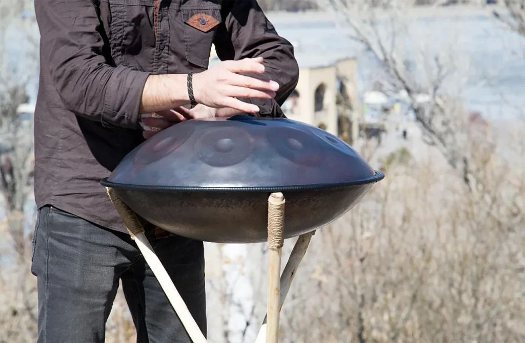 Handpan meditation: benefits and pieces to listen to